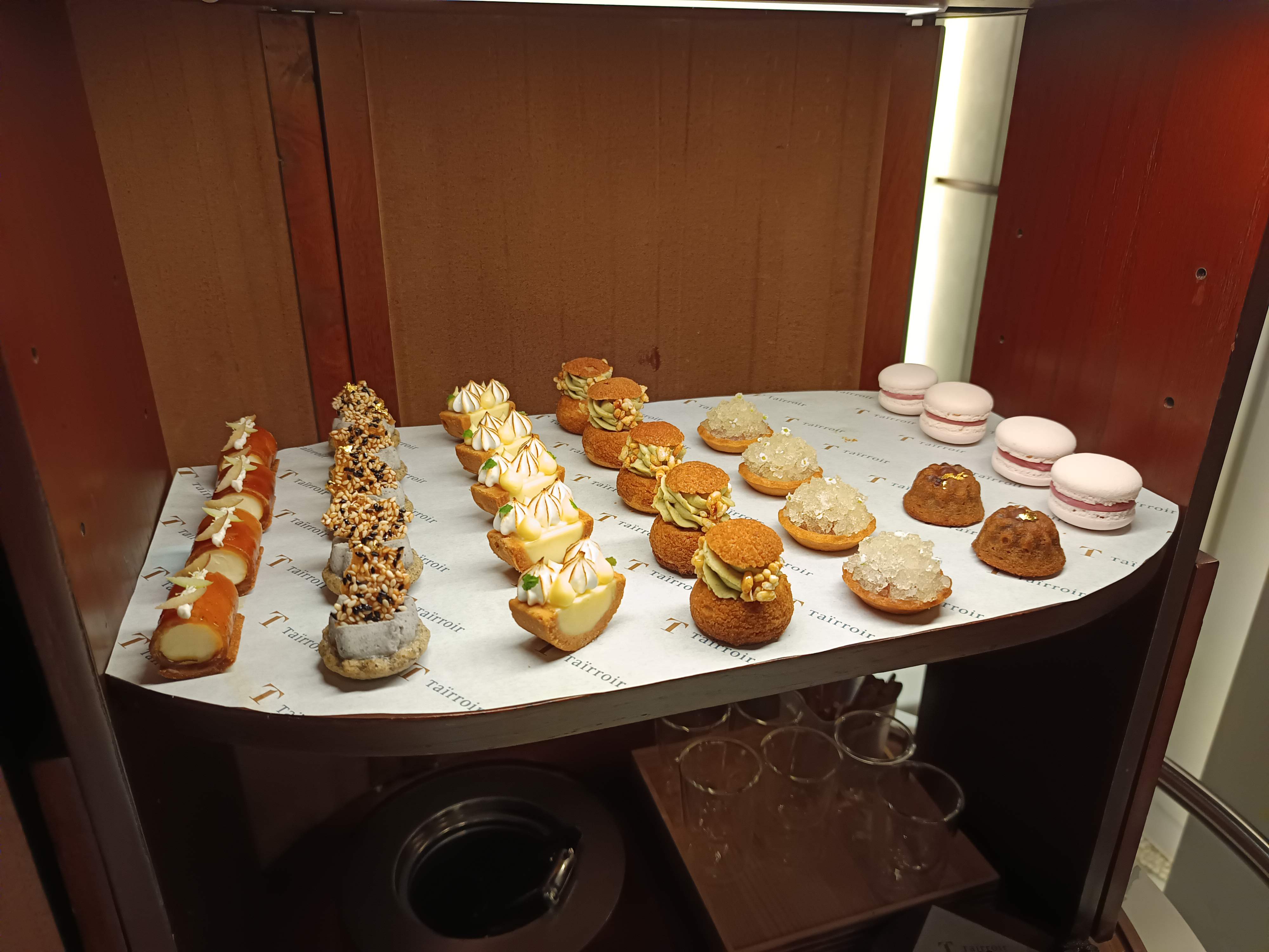 Mignardises Cart & Tea